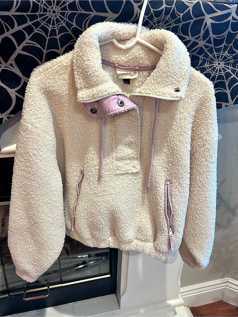 Universal Thread cream sherpa pullover with lavender trim sz s